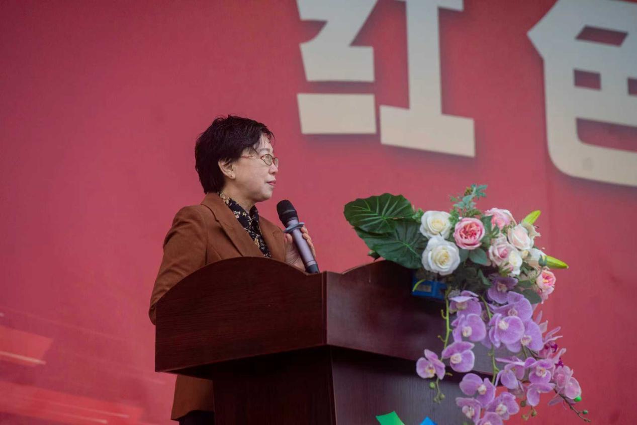 艳妮等多位 艳妮等多位